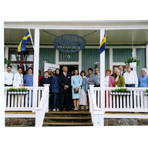 Vykort. Fotografi Eksjö. Carl XII Gustaf och drottning Silvia, Fontänhuset 2003 ??