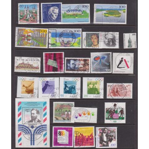 Blad stämplade frimärken åren 1996, bl.a block, OS 100 år komplett, vackra stämplar, katalog ca 33 Euro.