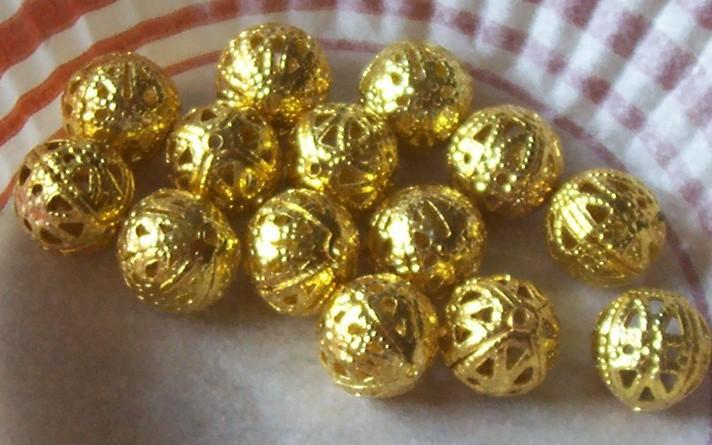 15 filigri pärlor guldfärgade 8 mm