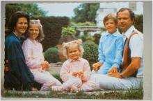 H M Konung Carl XVI Gustaf och The Swedish Royal Family Oskrivet äldre vykort