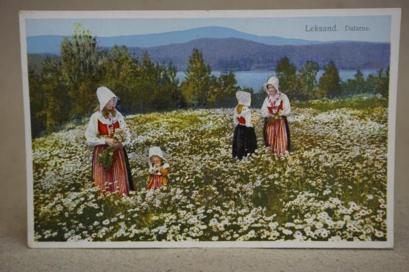 Flickor i Folkdräkter Leksand 1937 Dalarna Gammalt skrivit vykort 