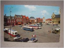 Gamla Bilar Bussar Folkliv på Markt met Stadhuis Middelburg Nederländerna 1973 Skrivet gammalt vykort
