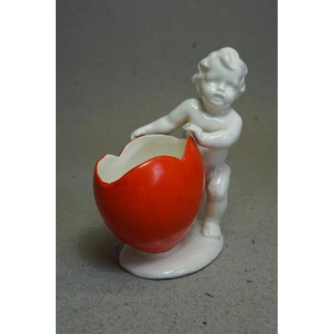 Gammal Figurin Gosse med rött hjärta stämplad