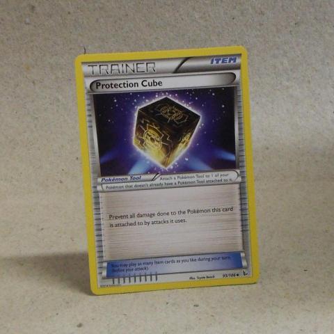 Pokemon Flashfire Protection Cube 95 106 NM