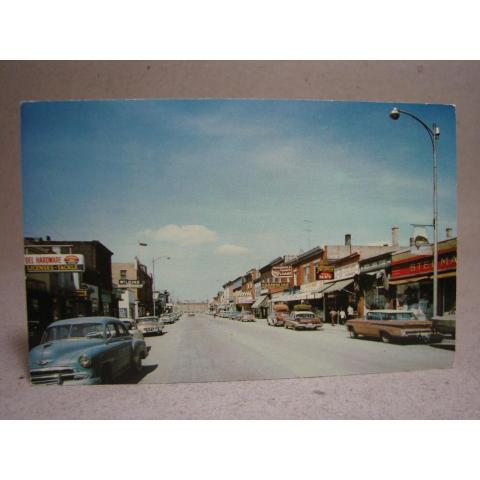 Bilar på Scott Street Fort Frances Ontario Canada Oskrivet Gammalt vykort