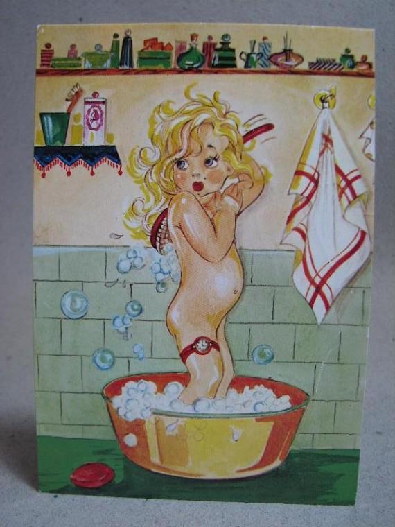 Barn Söt flicka i badet skrivet lite äldre vykort