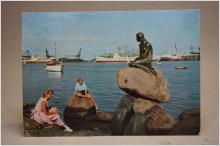 Fartyg och Folkliv vid Den lille havfrue Köbenhavn 1955 Danmark skrivet äldre vykort