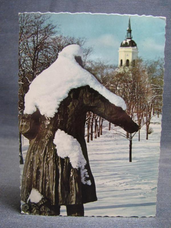 Vykort Härnösand Domkyrka och Carl Milles staty 1966