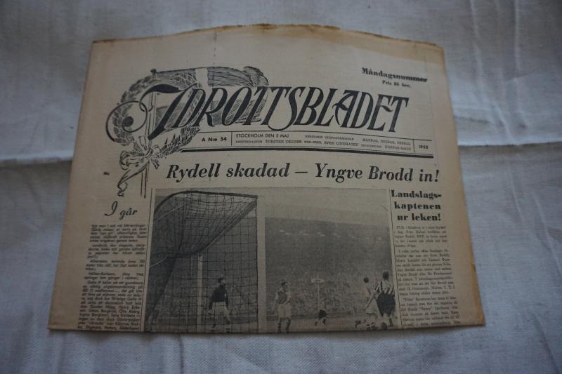 Idrottsbladet  1952 nr  54  - Sporthändelser under 1950-tal - Bl.a om Rydell  skadad Yngve Brodd in  .......