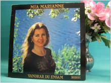 Mia Marianne Vandrar du ensam