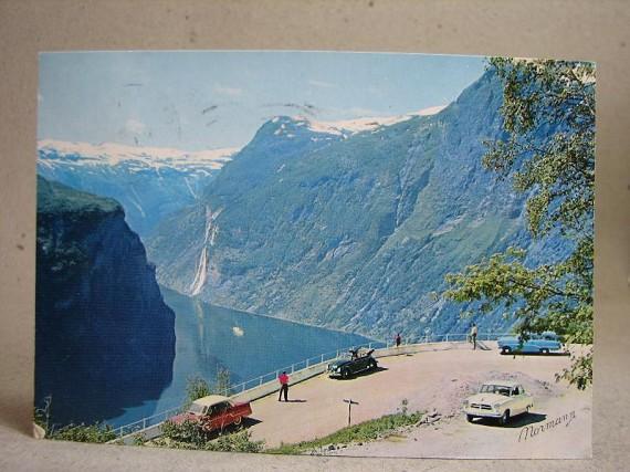 Bilar vid Örnesvingen Geirangerfjord 1967 Foto Normann Äldre Skrivet
