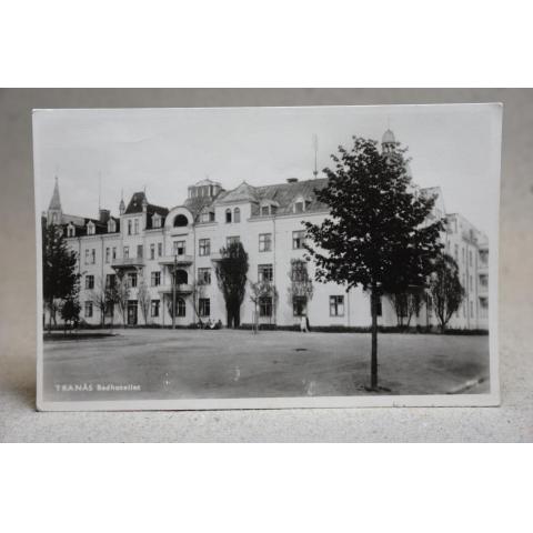 Tranås Badhushotellet - Gammalt oskrivet vykort med ostämplat frimärke