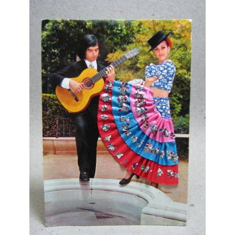 Spanskt vykort flickan med påsydda kläder 