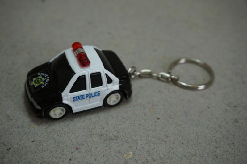 Nyckelring Svart Vit Polis Bil