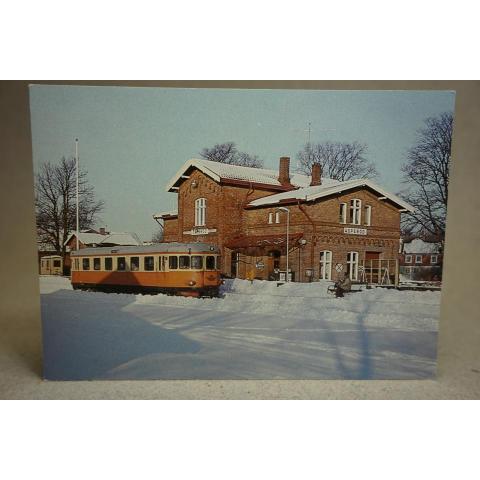 Äsperöd Järnvägsstation med tåg Oskrivet äldre vykort 1980