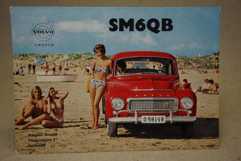 Radiokort Volvo söta bikiniflickor på stranden  - gammalt vykort 1973