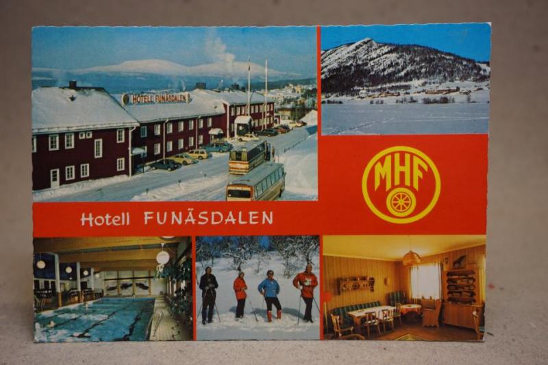 Funäsdalen Hotell  Bilar - Lite äldre vykort