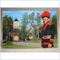 Gällivare Lappkyrkan och sameklädd man Lappland Oskrivet Äldre vykort