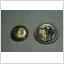 2 Antika Knappar Riddarknapp samt knapp med antika bokstäver