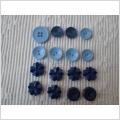 16 fina knappar i olika blå färger och modeller 13- 20 mm