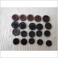 20 Bruna, vinröda, svarta små knappar 11 - 14 mm.