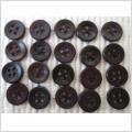 20 Små mörkbruna fina 4 - håls små knappar 11 mm.