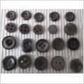 20 Knappar i mörkgrå nyanser o olika modeller 10 - 14 mm.
