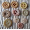 10 Underbart fina knappar i gult rosa beige 10 - 17 mm.  Vintage